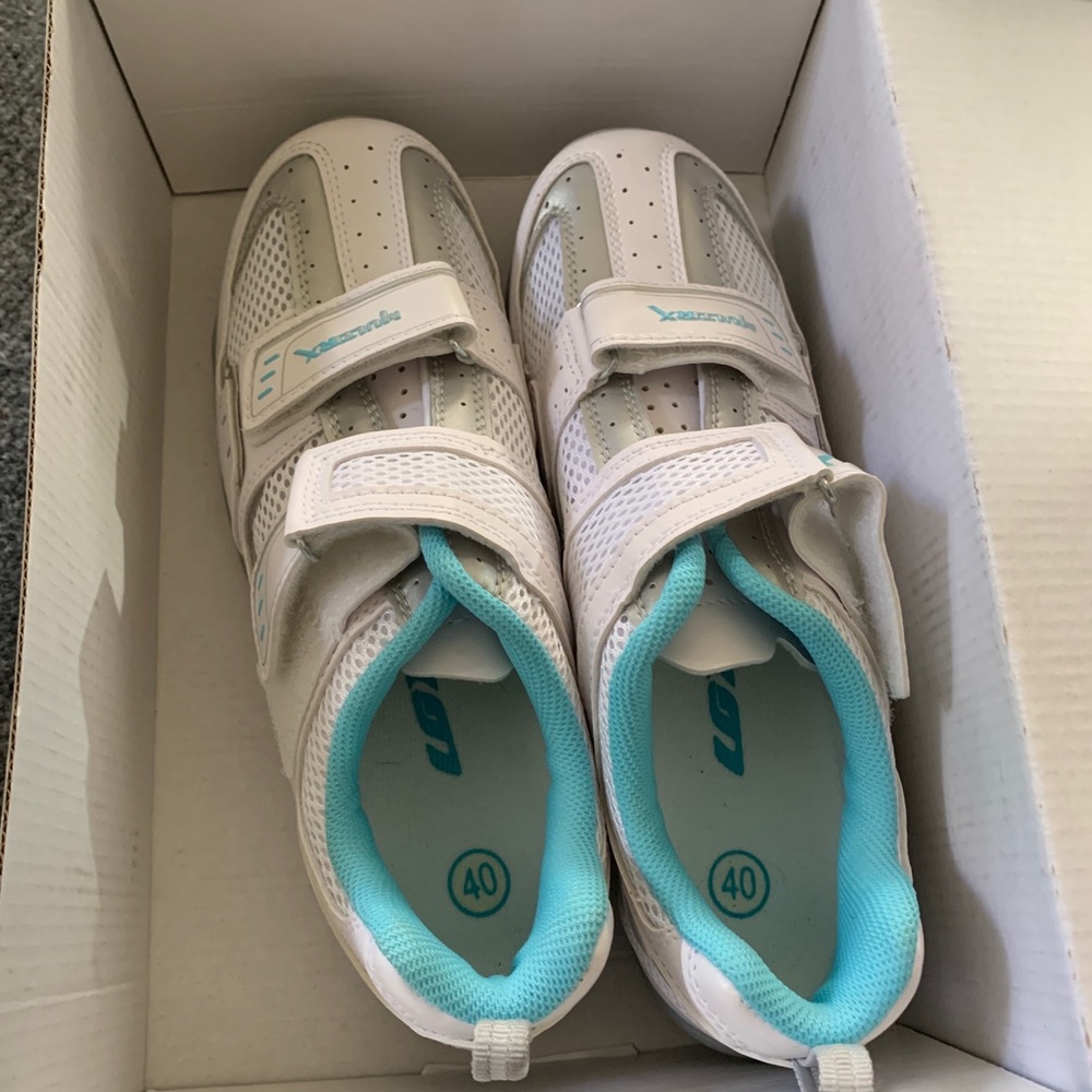 Louis Garneau Spin Shoes Size 40 New Blue/White